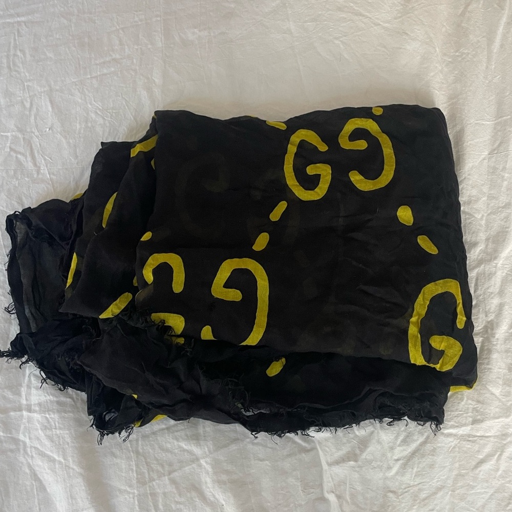 Gucci Black Silk Scarf with Yellow Graphic Motif - Picture 2 of 3
